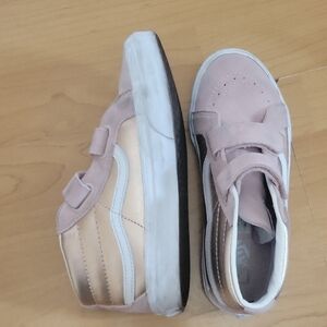 Vans Kid Sneakers in Pink and Rose Gold